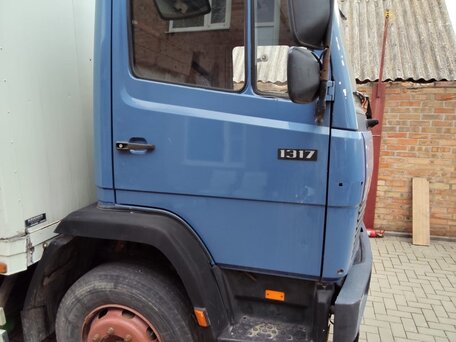 1995 Mercedes-Benz 1317L, белый, 1499000 рублей, вид 3