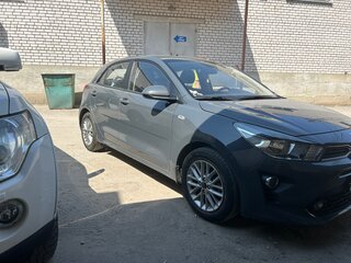 2021 Kia Rio IV Рестайлинг (Global market), серый, 1650000 рублей, вид 4