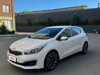 2018 Kia Ceed II Рестайлинг, белый, 1620000 рублей, вид 1