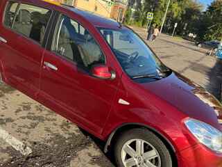 2011 Renault Sandero I, красный, 700000 рублей, вид 4