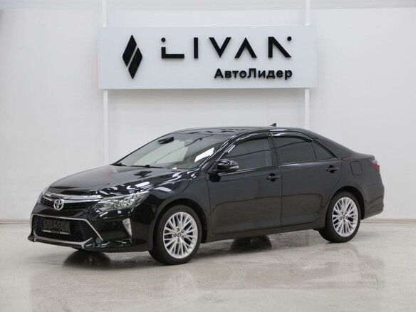2017 Toyota Camry VII (XV50) Рестайлинг 2, чёрный - вид 2