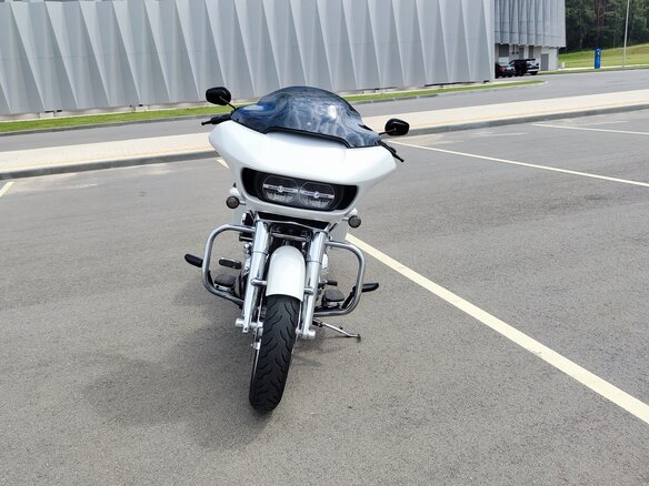2017 Harley-Davidson Road Glide, белый, 1783001 рублей - вид 2
