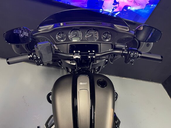 2020 Harley-Davidson Street Glide, серый, 2450000 рублей - вид 16