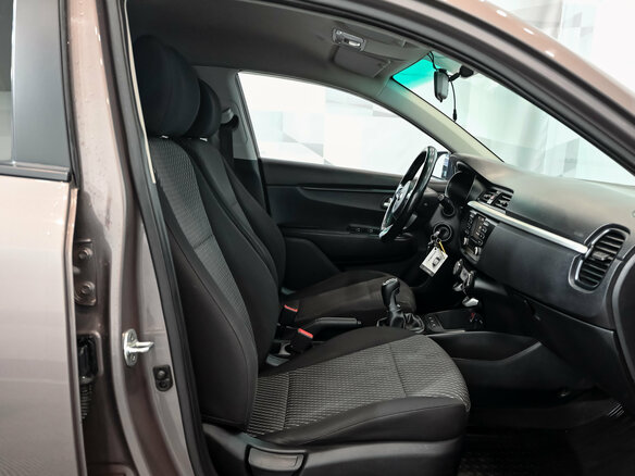 2018 Kia Rio X-Line IV, серый, 1400000 рублей - вид 11