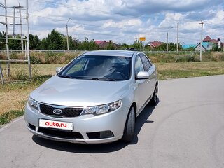 2010 Kia Cerato 6-speed II, серебристый, 787000 рублей, вид 3