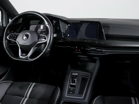 2021 Volkswagen Golf VIII, белый - вид 11