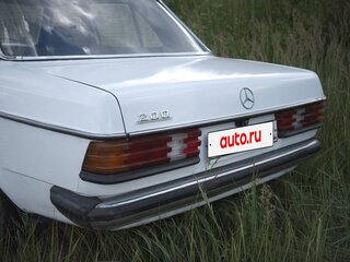 1984 Mercedes-Benz W123 200 5-speed, белый, 450000 рублей, вид 3