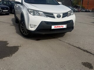 2015 Toyota RAV4 IV (XA40), белый, 1650000 рублей, вид 3