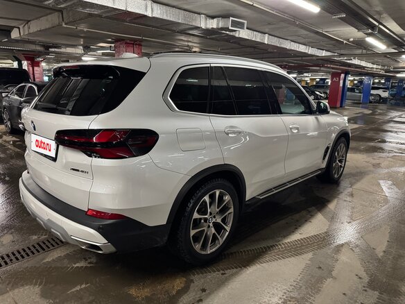 2023 BMW X5 40i IV (G05/G18) Рестайлинг, белый, 8500000 рублей - вид 3
