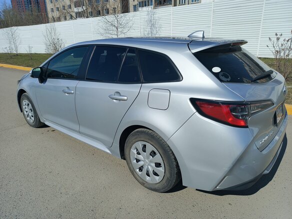 2020 Toyota Corolla XII (E210), серебристый, 1500000 рублей - вид 6