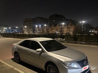 2012 Toyota Camry VII (XV50), серебристый, 1450000 рублей, вид 3