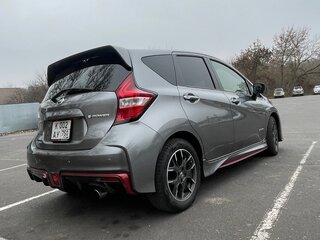 2018 Nissan Note Nismo e-Power II Рестайлинг, серый, 1350000 рублей, вид 4