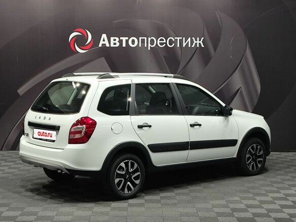 2026 Lada (ВАЗ) Granta Cross I Рестайлинг, белый - вид 4