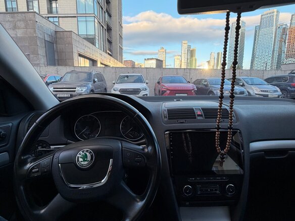 2011 Skoda Octavia II (A5) Рестайлинг, белый, 630000 рублей - вид 28