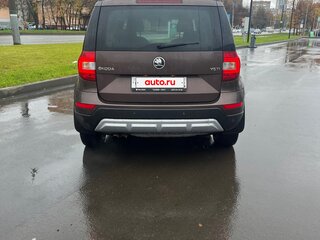 2014 Skoda Yeti I Рестайлинг, коричневый, 950000 рублей, вид 4