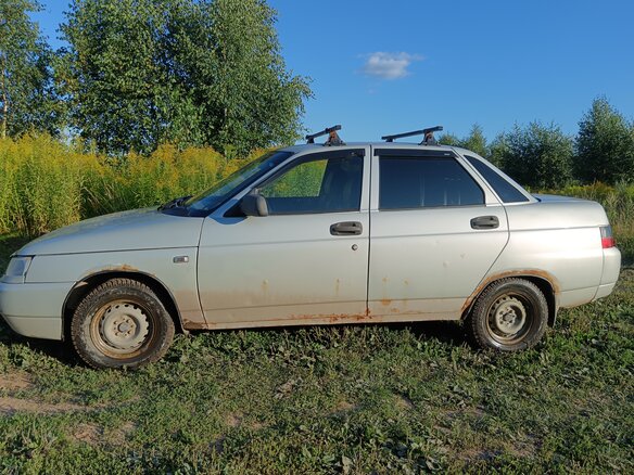 2005 Lada (ВАЗ) 2110, серебристый, 130000 рублей - вид 3