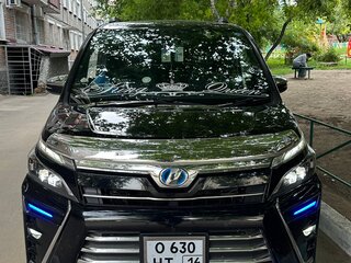 2018 Toyota Voxy III (R80) Рестайлинг, чёрный, 2300000 рублей, вид 4