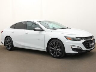 2020 Chevrolet Malibu IX Рестайлинг, белый, 1698000 рублей, вид 2
