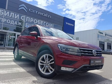 2017 Volkswagen Tiguan II, красный, 2390000 рублей, вид 1
