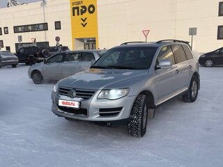 2008 Volkswagen Touareg I Рестайлинг, серебристый, 1000000 рублей, вид 1