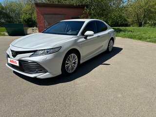 2020 Toyota Camry VIII (XV70), белый, 3100000 рублей, вид 1