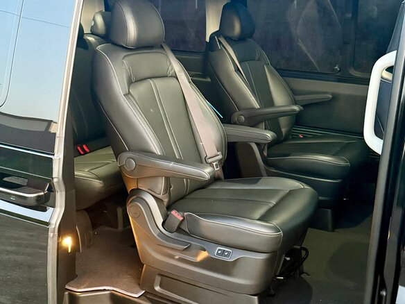 2021 Hyundai Staria I, чёрный, 4050000 рублей - вид 13