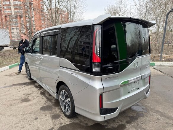2021 Honda Stepwgn Spada V Рестайлинг, серебристый, 2270070 рублей - вид 5