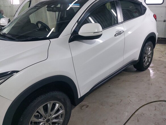 2019 Honda Vezel I Рестайлинг, белый, 1900000 рублей - вид 2