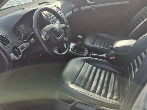 2012 Skoda Octavia II (A5) Рестайлинг, серебристый, 870000 рублей - вид 8