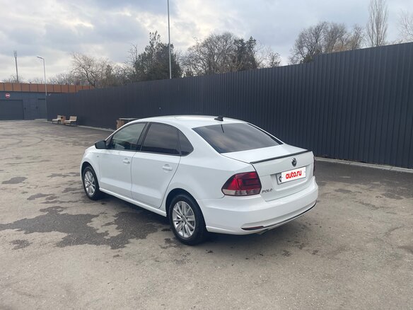 2019 Volkswagen Polo V Рестайлинг, белый, 1080000 рублей - вид 4