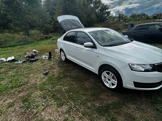 2014 Skoda Rapid I, белый, 620000 рублей, вид 4