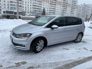 2018 Volkswagen Touran II, серый, 1750000 рублей, вид 3