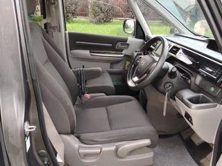 2015 Honda Stepwgn V, серый, 1350000 рублей, вид 4