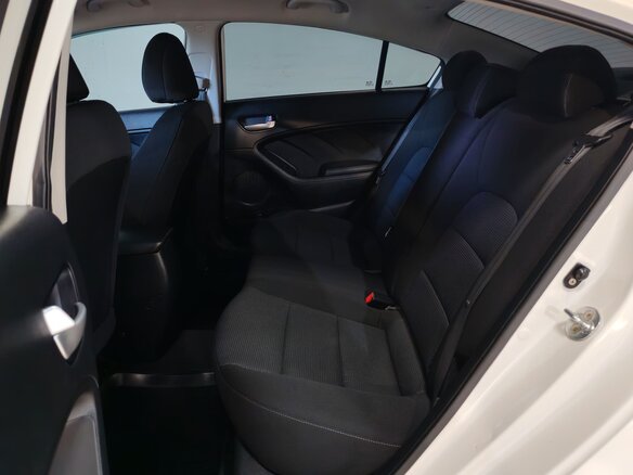 2019 Kia Cerato III Рестайлинг (Classic), белый, 1520000 рублей - вид 18