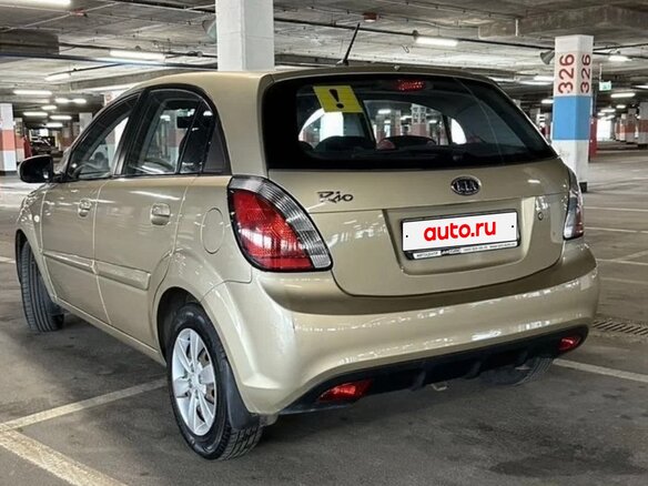 2010 Kia Rio II Рестайлинг, золотистый, 595000 рублей - вид 4