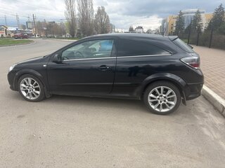 2008 Opel Astra GTC H Рестайлинг, чёрный, 380000 рублей, вид 4