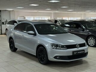 2013 Volkswagen Jetta VI, серебристый, 695000 рублей, вид 3