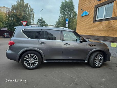 2017 Infiniti QX80 I Рестайлинг, серый, 3100000 рублей, вид 5