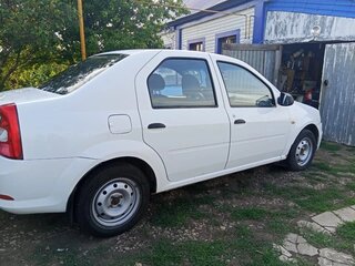 2013 Renault Logan I Рестайлинг, белый, 230000 рублей, вид 1