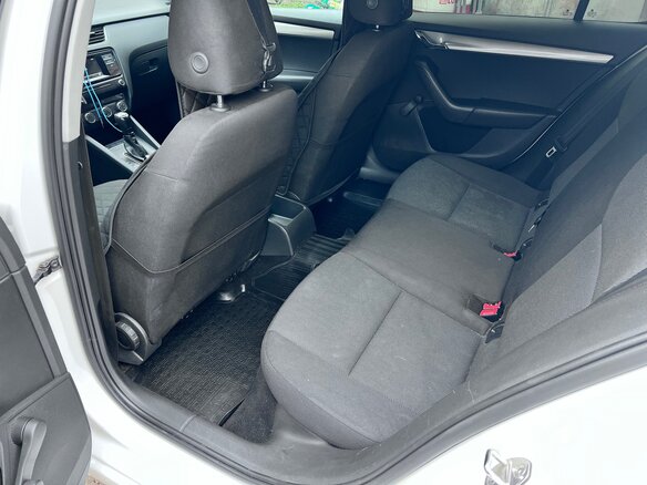2015 Skoda Octavia III (A7), белый, 820000 рублей - вид 31
