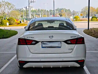 2023 Nissan Altima VI (L34) Рестайлинг, белый, 1830004 рублей, вид 5