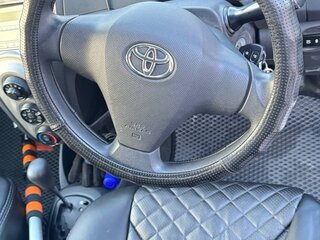 2010 Toyota Vitz II (XP90), красный, 550000 рублей, вид 4