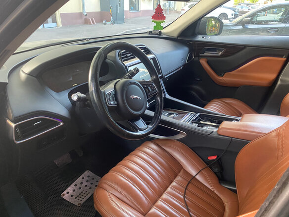 2017 Jaguar F-Pace I, чёрный, 1900000 рублей - вид 5
