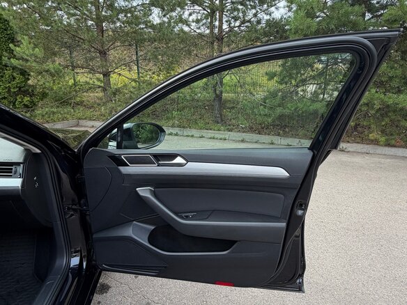 2021 Volkswagen Passat B8 Рестайлинг, чёрный, 2090000 рублей - вид 9