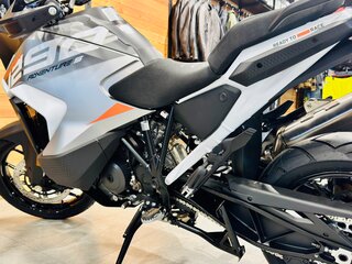 2024 KTM 1290 Super Adventure S, серый, 2299000 рублей, вид 4
