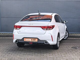 2022 Kia Rio IV Рестайлинг, белый, 1659000 рублей, вид 4