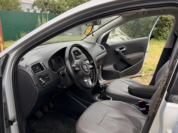 2012 Volkswagen Polo V, серебристый - вид 7