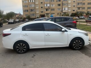 2019 Kia Rio IV, белый, 790000 рублей, вид 2