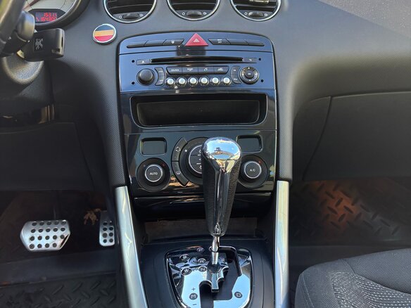 2012 Peugeot 308 I Рестайлинг, коричневый, 399000 рублей - вид 20