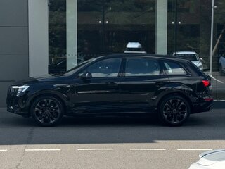 2025 Audi Q7 50 TDI II (4M) Рестайлинг 2, чёрный, 13300000 рублей, вид 3